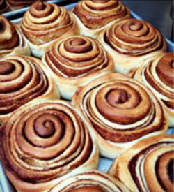 Farmhouse Gilbert Cinnamon roll tray